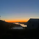 Modern Detached House By The Mountains & Sea *