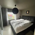 Willa Modern Detached House By The Mountains & Sea *
