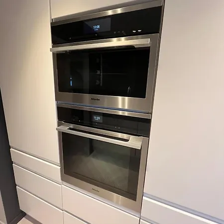 Modern Detached House By The Mountains & Sea