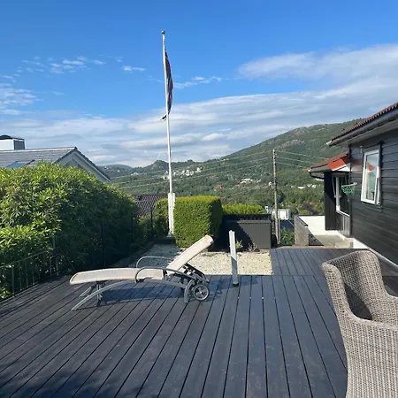 Modern Detached House By The Mountains & Sea Villa