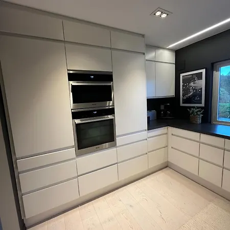 Villa Modern Detached House By The Mountains & Sea