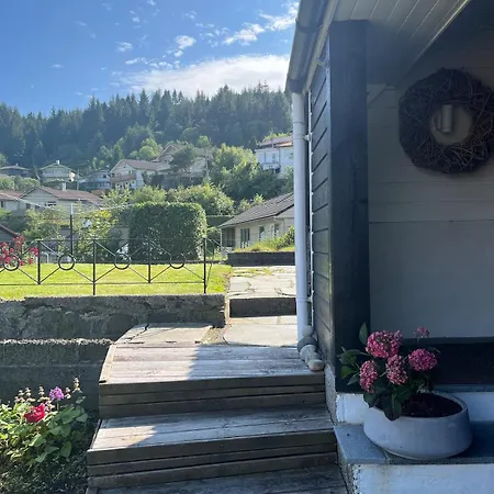 Modern Detached House By The Mountains & Sea * Bergen