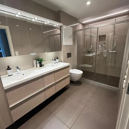 Villa Modern Detached House By The Mountains & Sea *