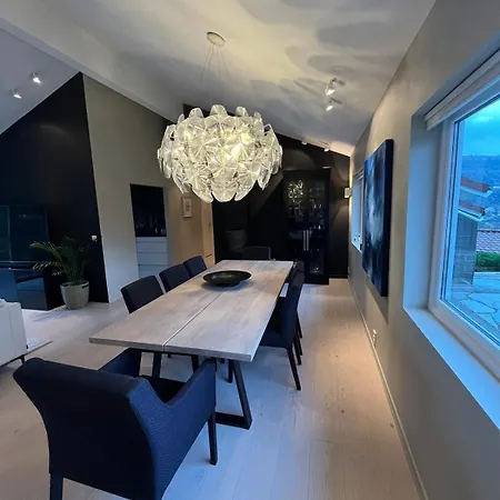 Modern Detached House By The Mountains & Sea Villa