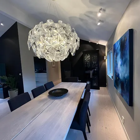 Villa Modern Detached House By The Mountains & Sea *
