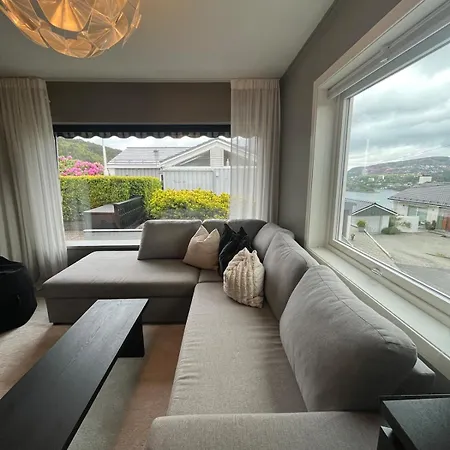 Modern Detached House By The Mountains & Sea * Bergen