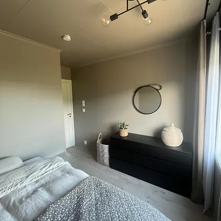 빌라 Modern Detached House By The Mountains & Sea