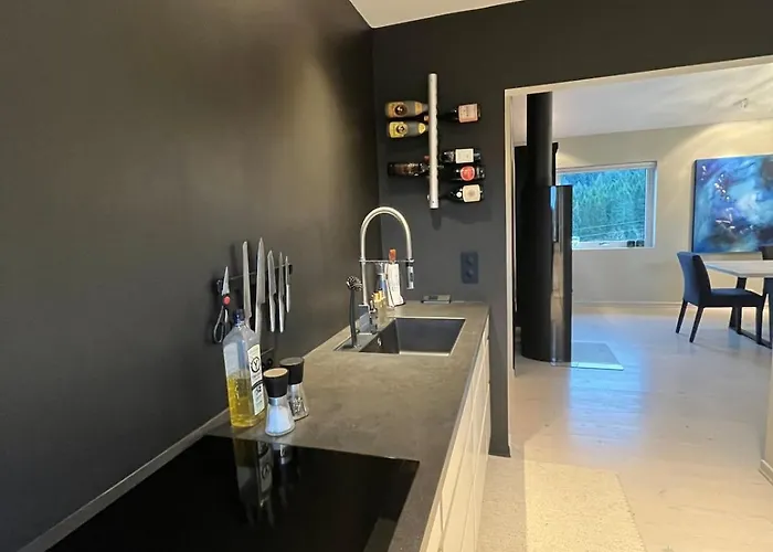 Modern Detached House By The Mountains & Sea Villa