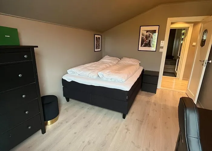 Modern Detached House By The Mountains & Sea Villa