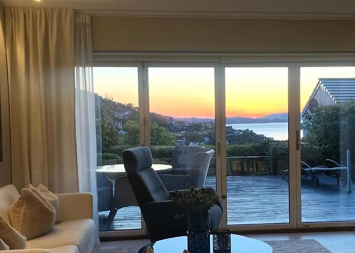 Villa Modern Detached House By The Mountains & Sea Bergen