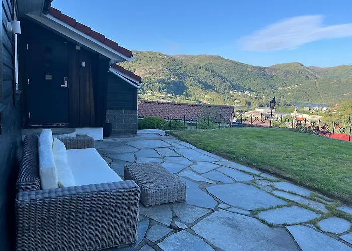 Modern Detached House By The Mountains & Sea Villa *