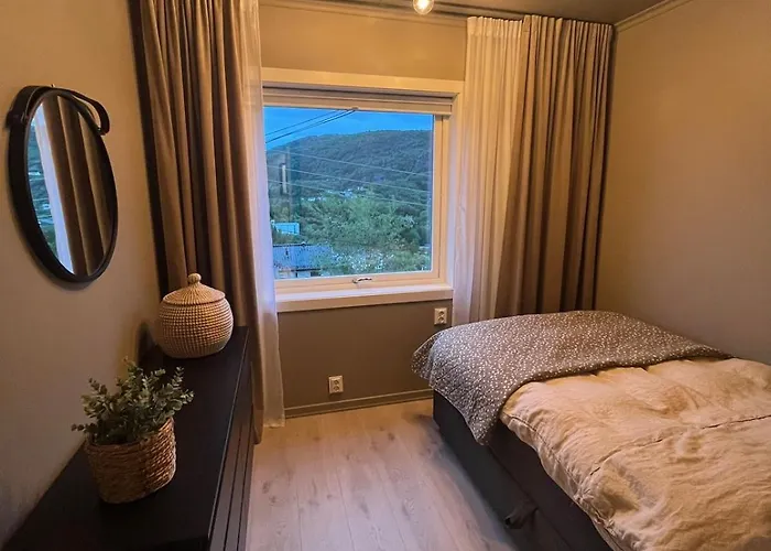 Villa Modern Detached House By The Mountains & Sea Bergen