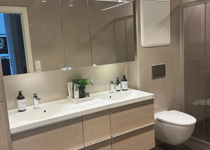 Modern Detached House By The Mountains & Sea Villa *